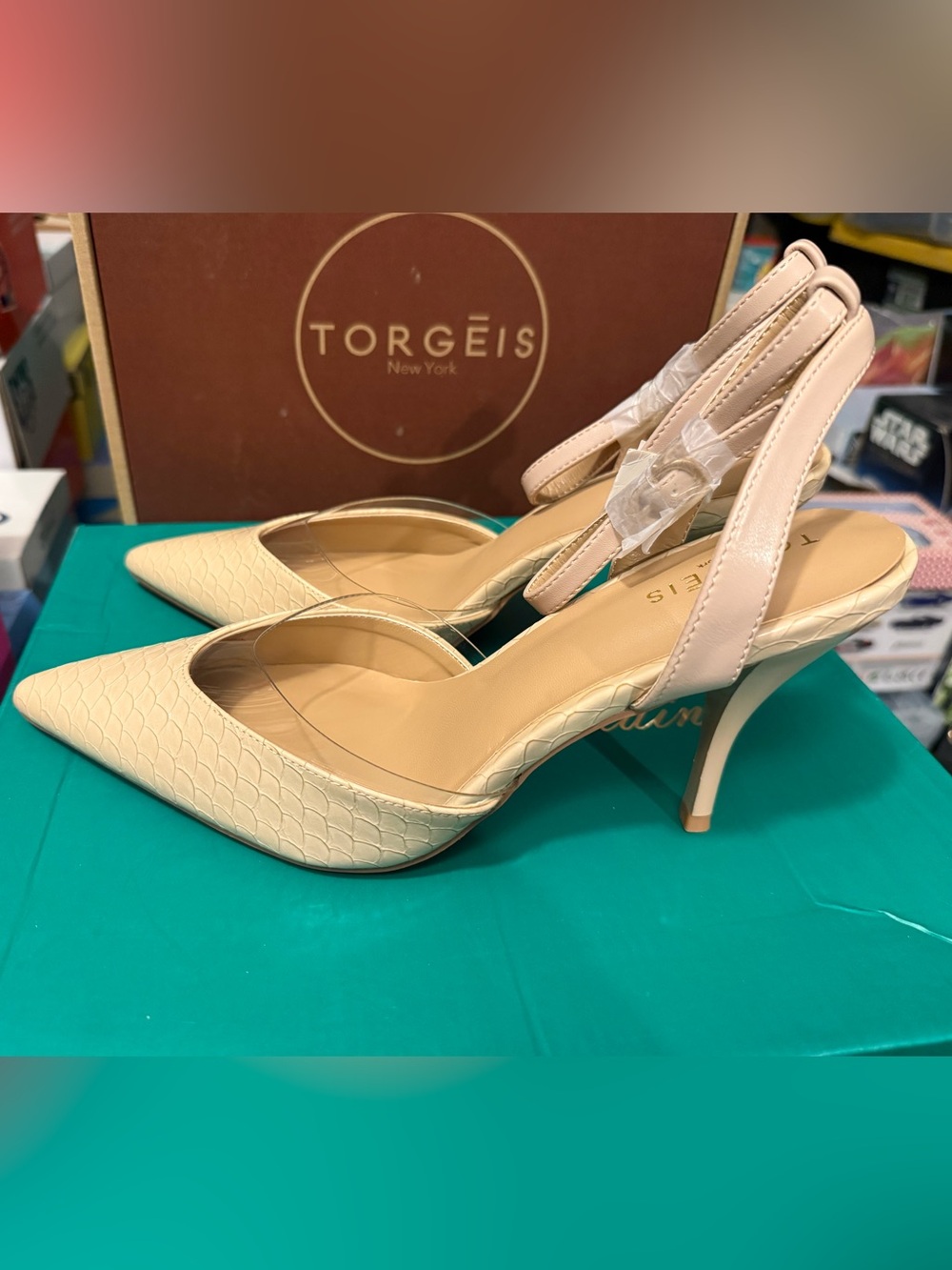 NIB Size 9 Women’s Willow Cream Pointed-Toe Slingback Heels